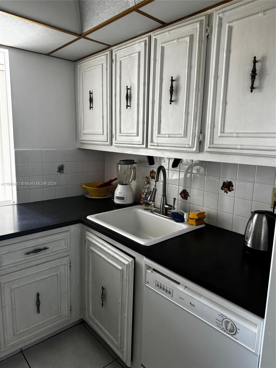 DESOTO PARK CONDO - Residential Lease