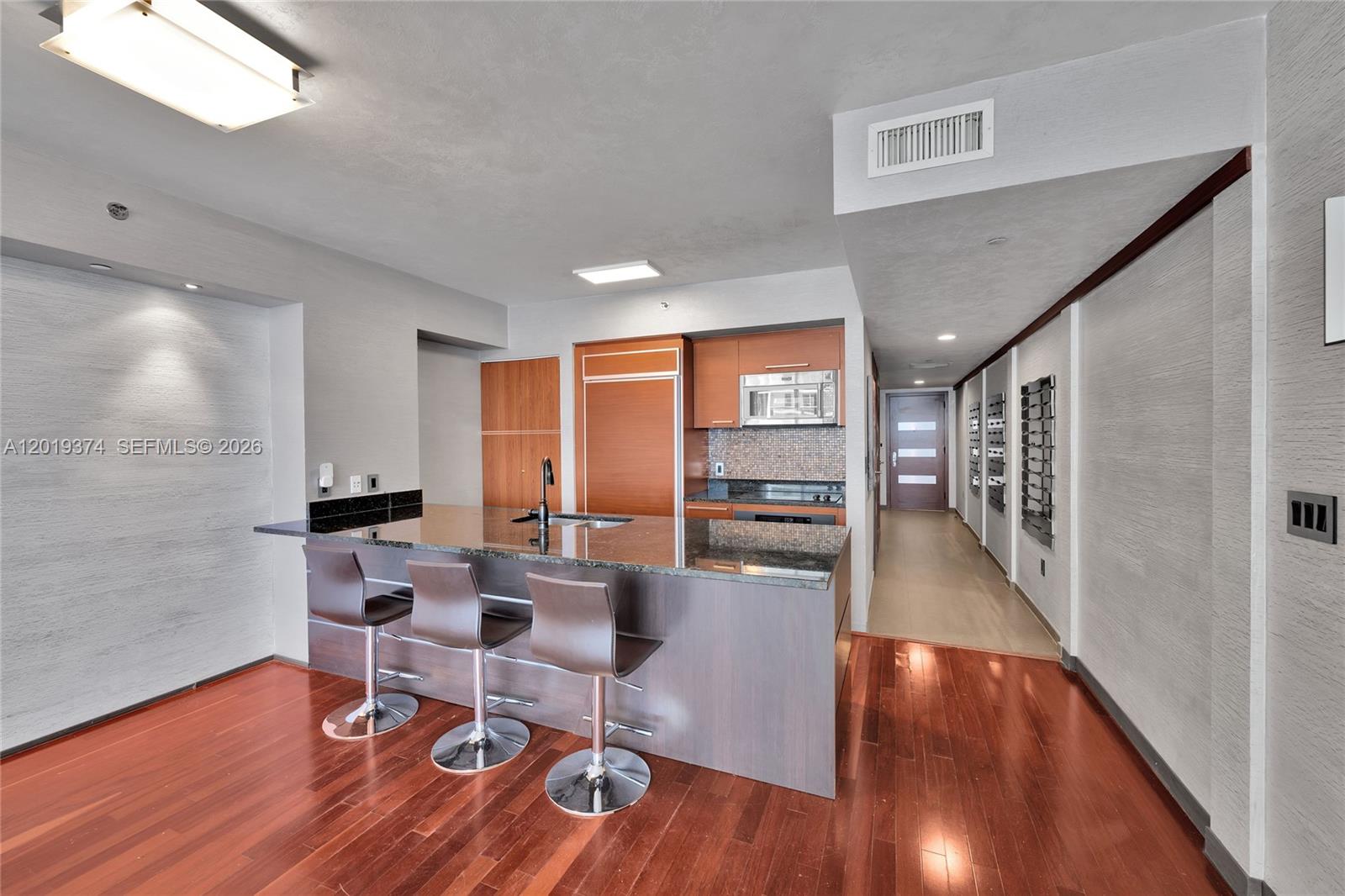 BEACH CLUB II - Residential