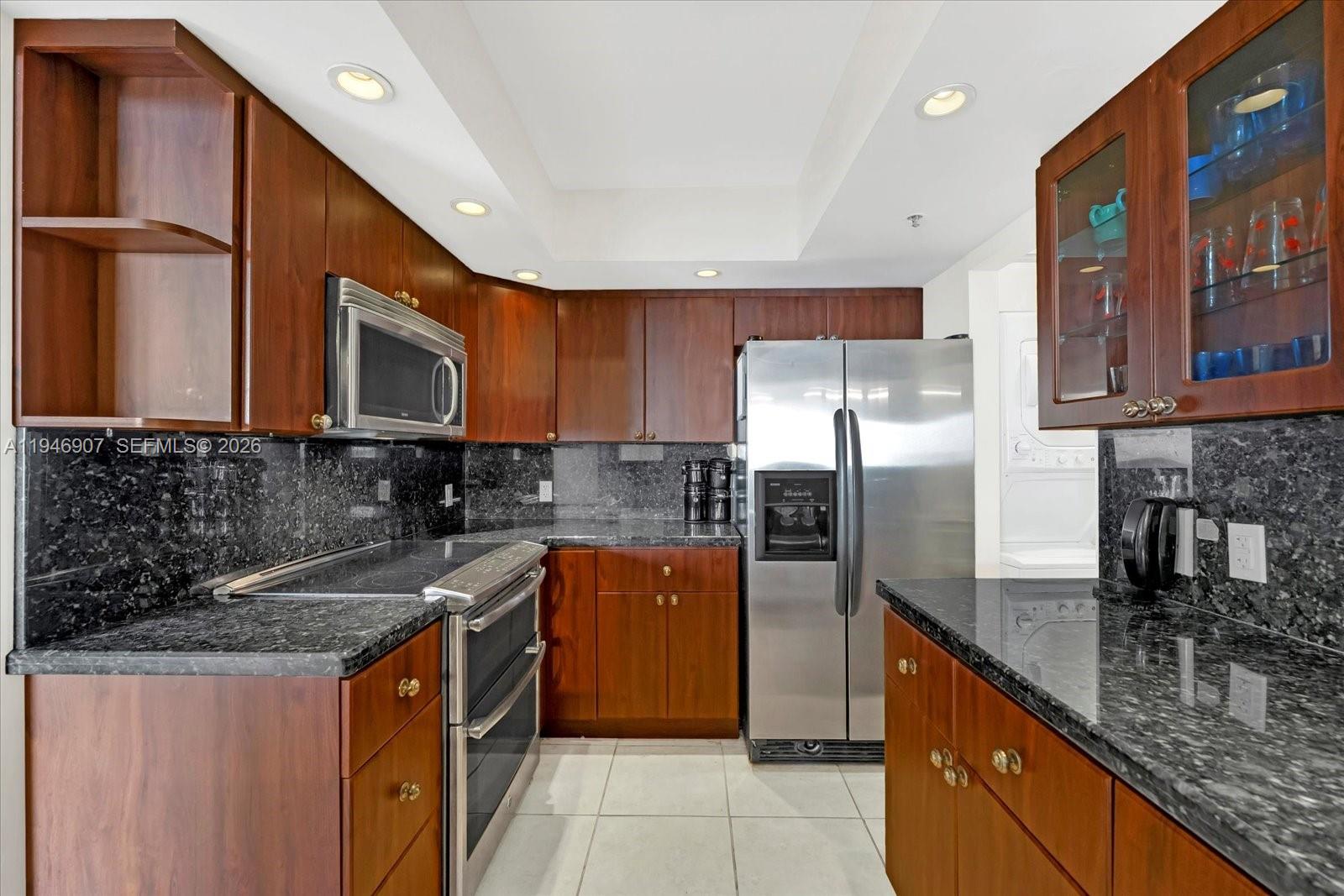 GROVE TOWERS CONDO - Residential