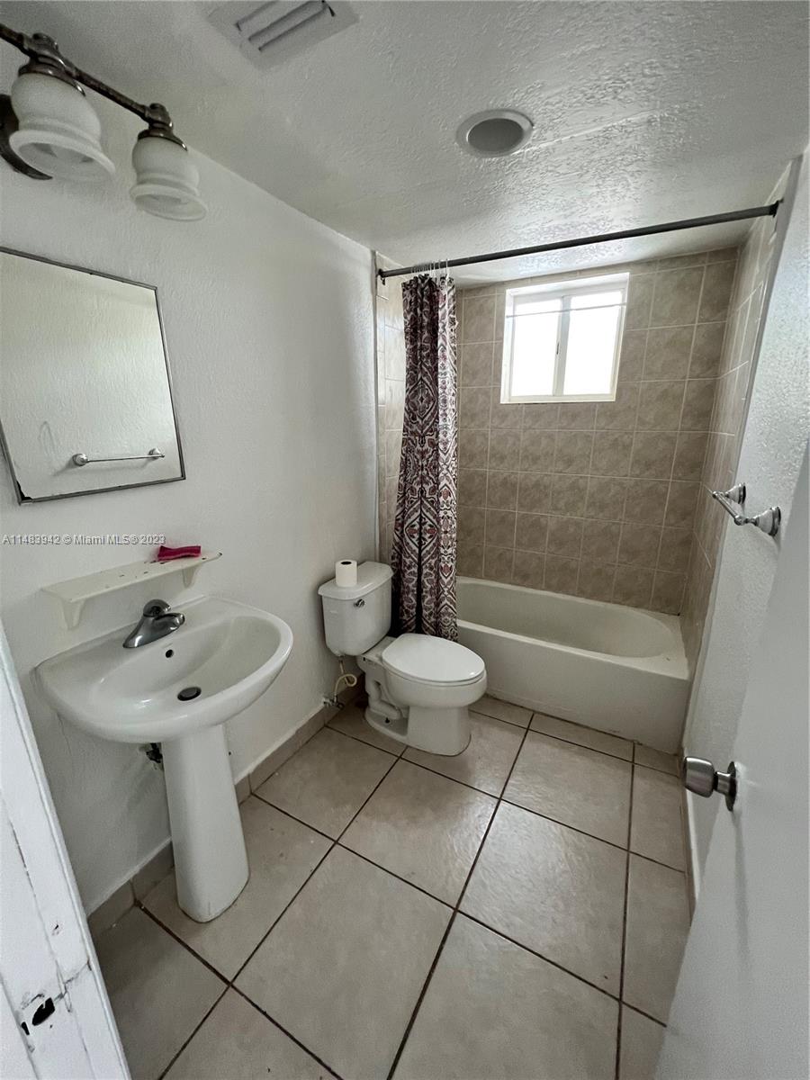 CITY OF MIAMI SOUTH - Residential Lease