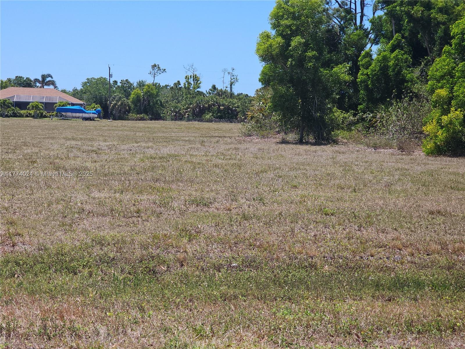 CAPE CORAL - Land