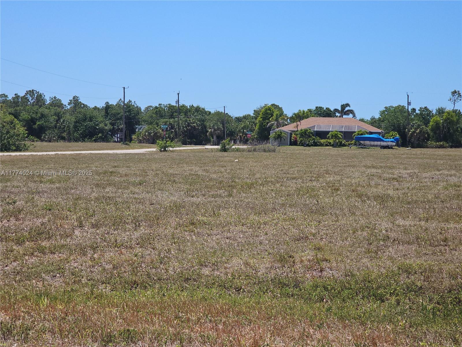 CAPE CORAL - Land