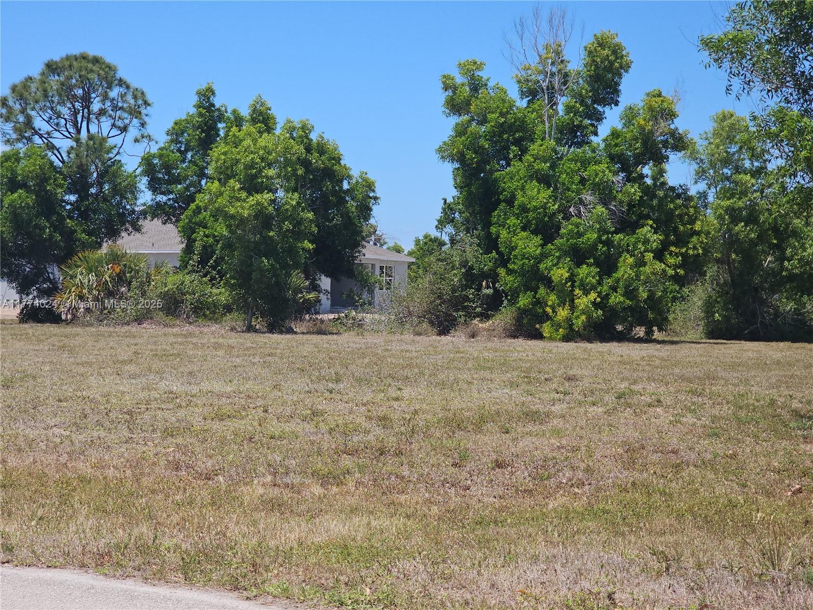 CAPE CORAL - Land