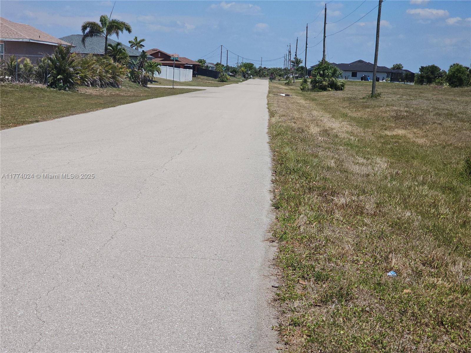 CAPE CORAL - Land