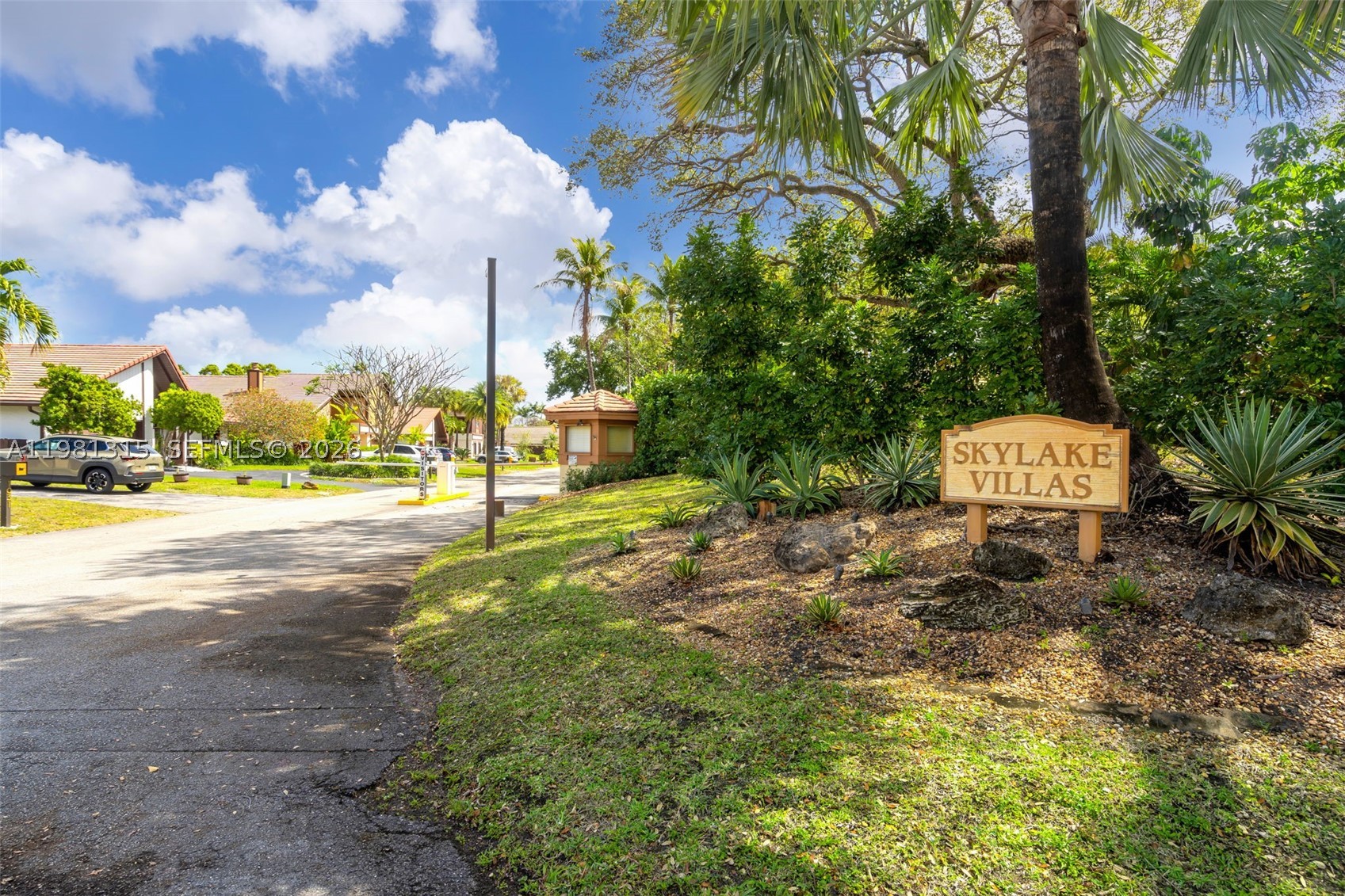 SKY LAKE VILLAS - Residential