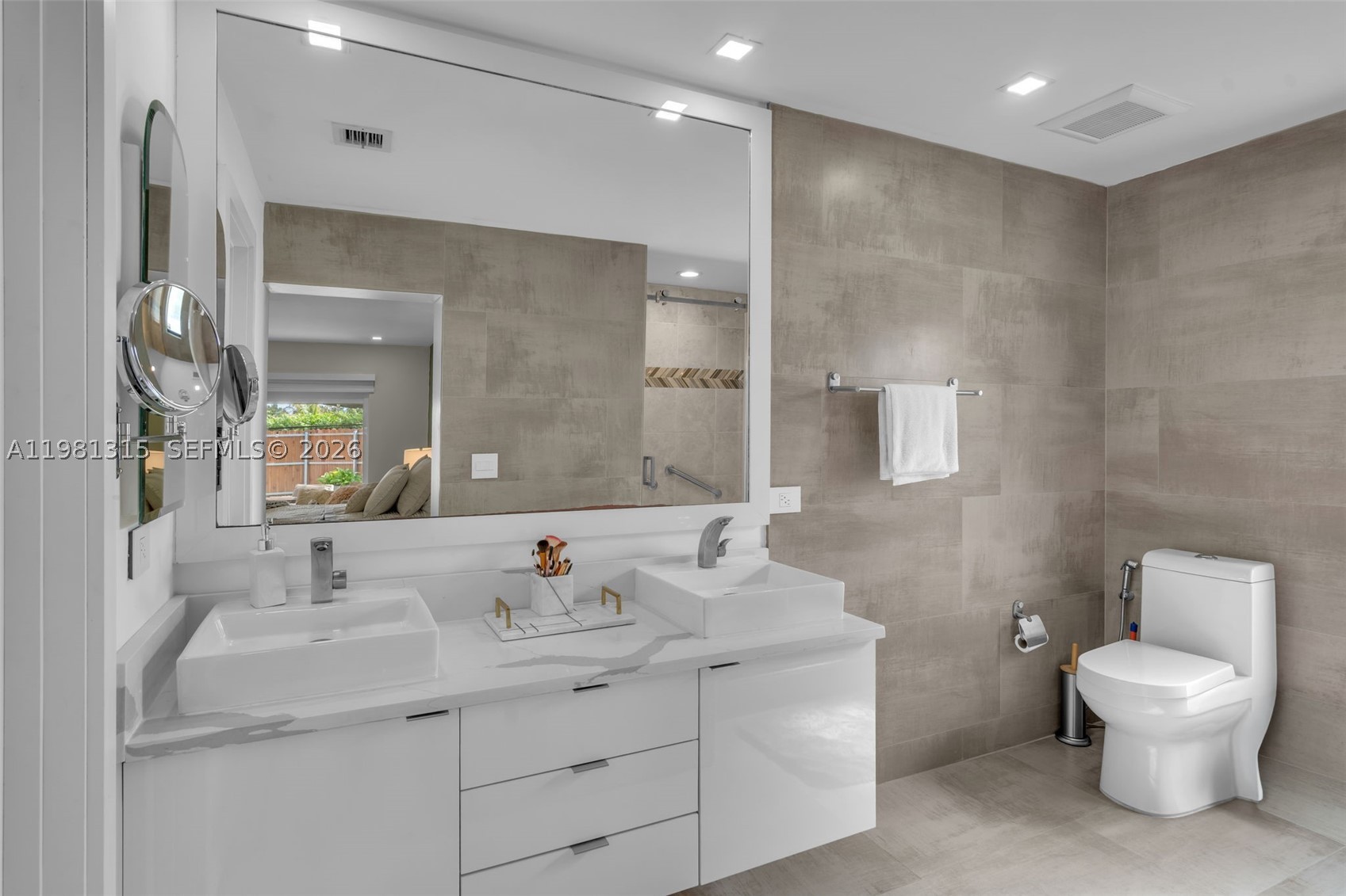 SKY LAKE VILLAS - Residential
