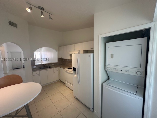 VENETIA GARDENS CONDO - Residential Lease