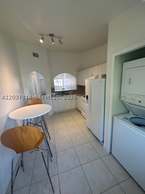 VENETIA GARDENS CONDO - Residential Lease