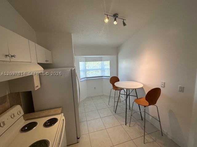 VENETIA GARDENS CONDO - Residential Lease