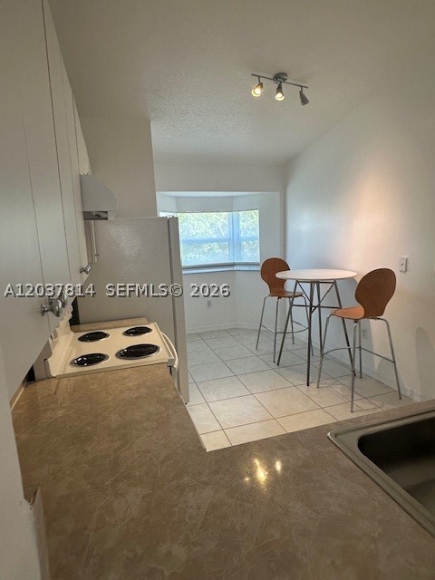 VENETIA GARDENS CONDO - Residential Lease