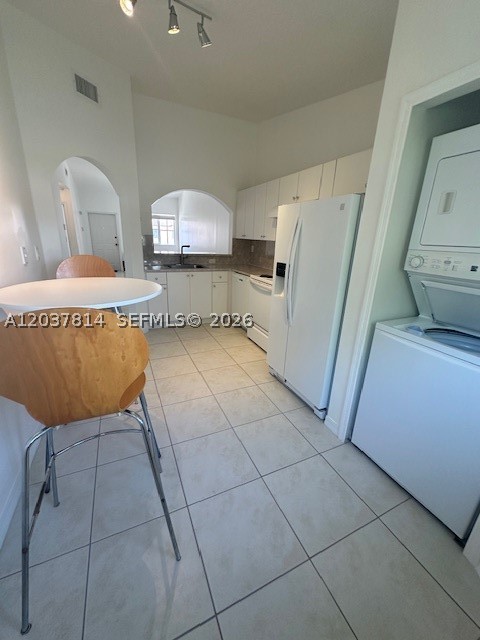 VENETIA GARDENS CONDO - Residential Lease