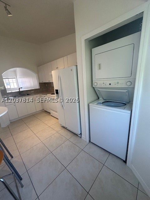 VENETIA GARDENS CONDO - Residential Lease