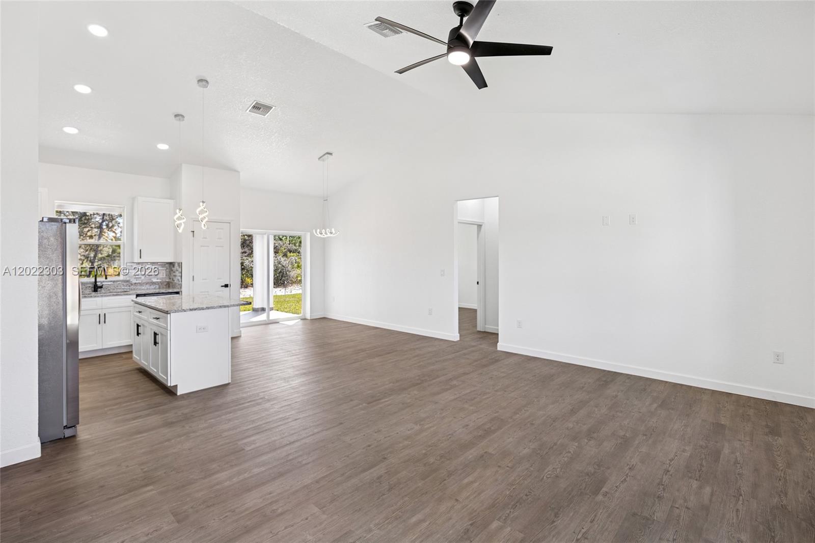 SUN N LAKE EST OF SEBRING - Residential