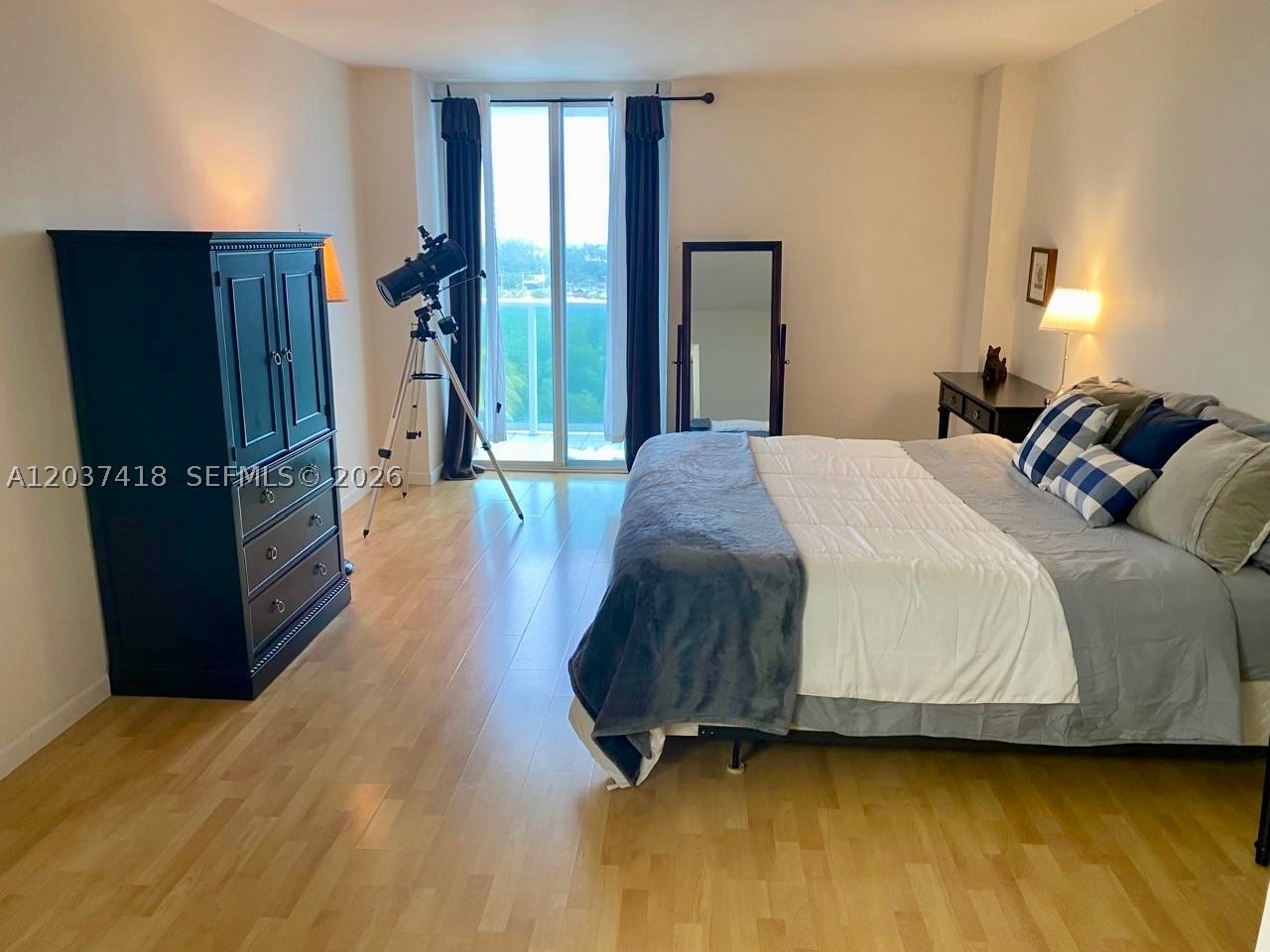 ARLEN HOUSE EAST CONDO - Residential