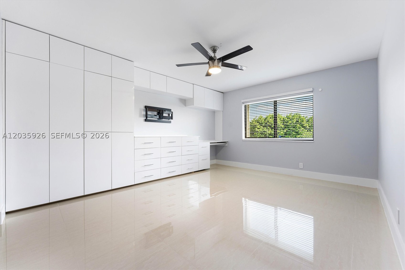 GARDENS AT BONAVENTURE 14 - Residential Lease