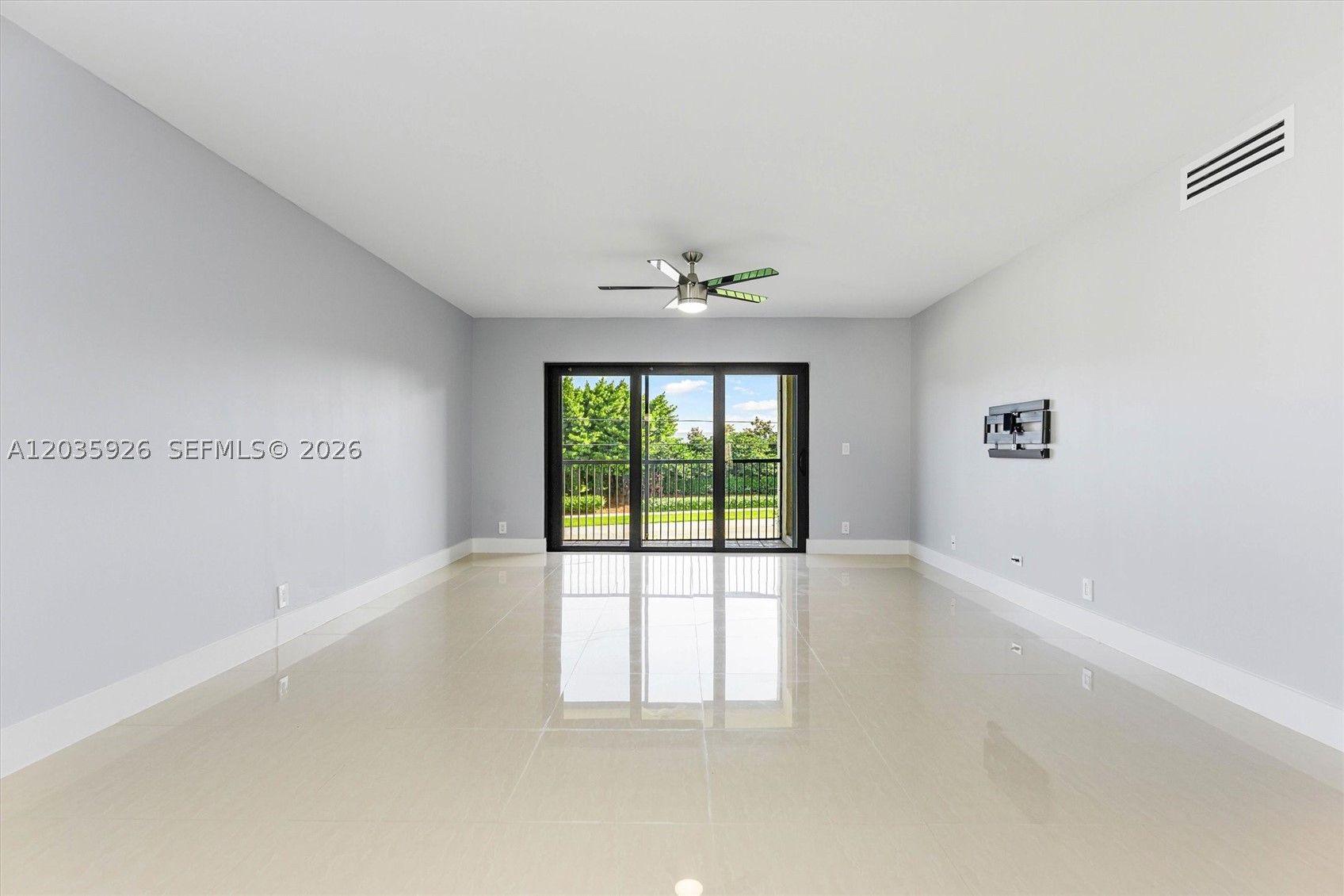 GARDENS AT BONAVENTURE 14 - Residential Lease