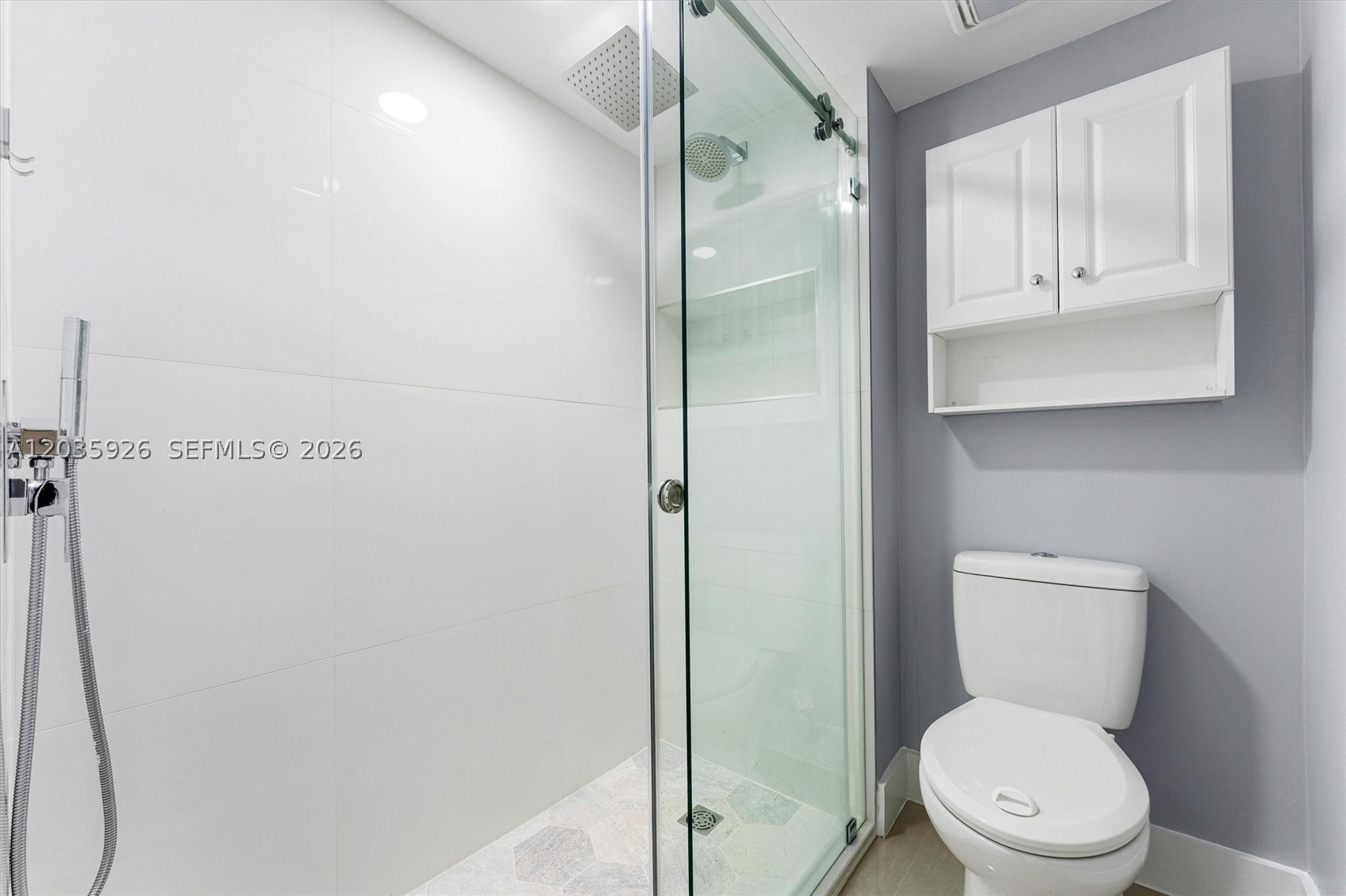 GARDENS AT BONAVENTURE 14 - Residential Lease
