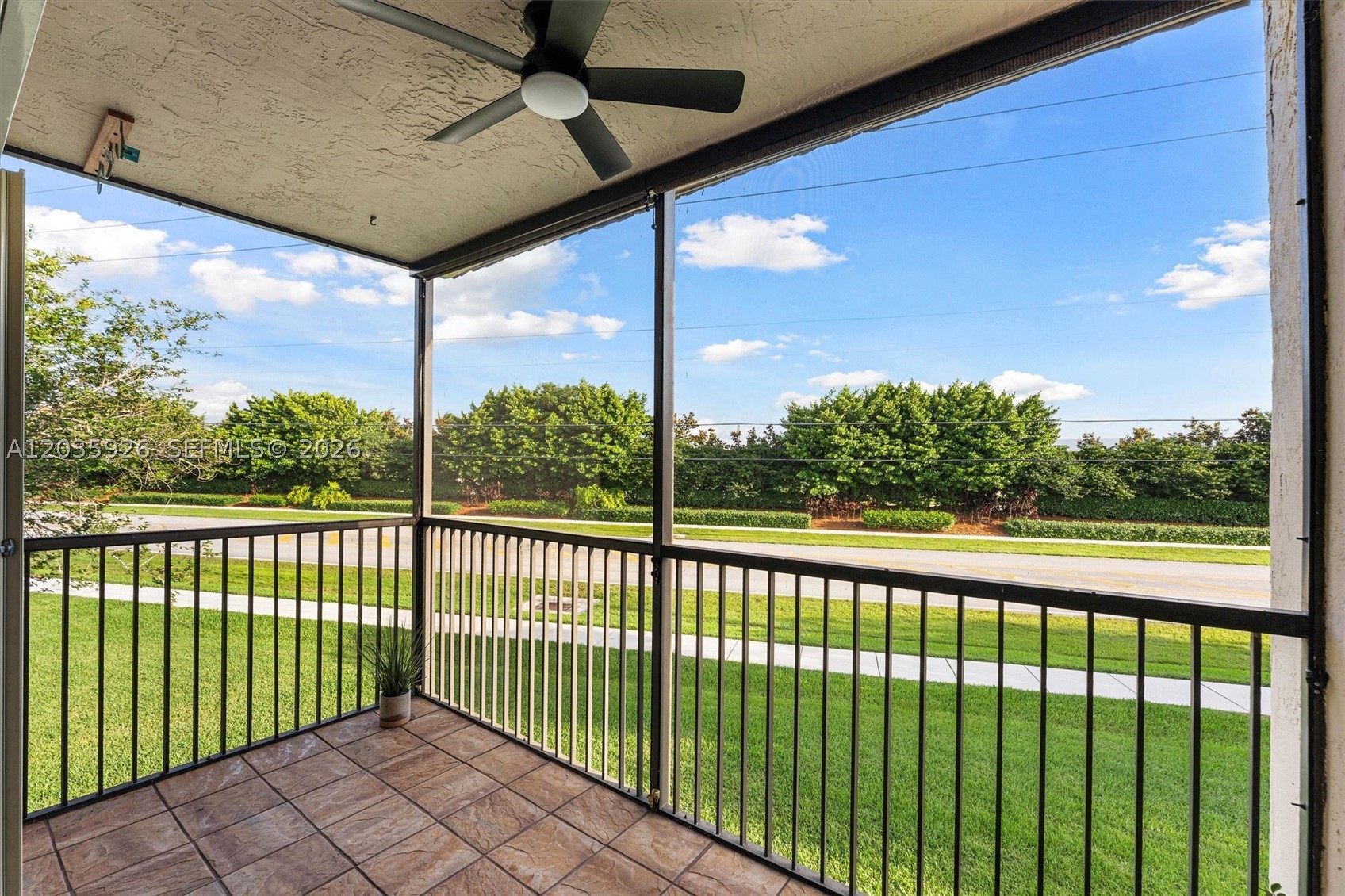GARDENS AT BONAVENTURE 14 - Residential Lease