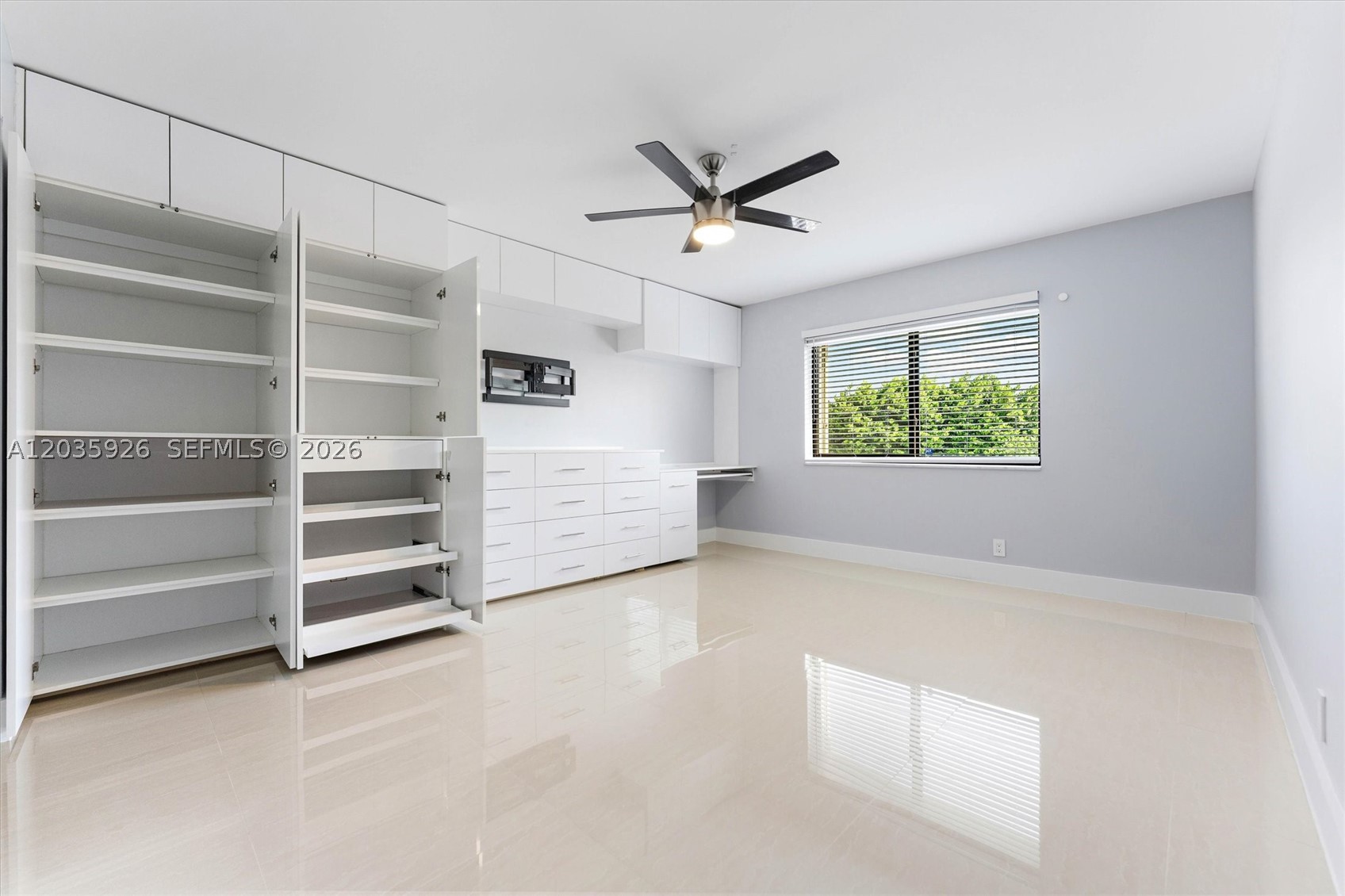 GARDENS AT BONAVENTURE 14 - Residential Lease