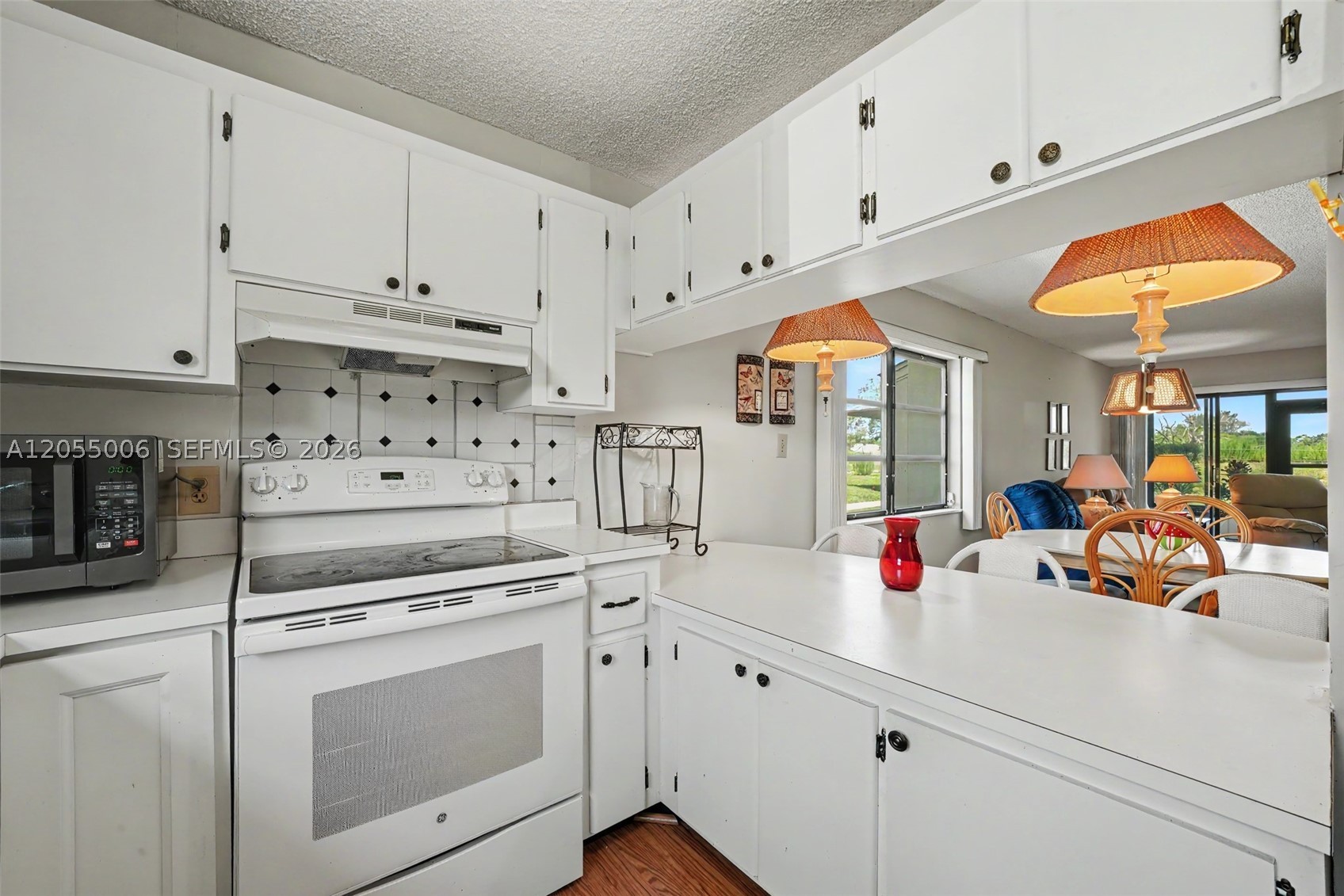 MASTERS FIRST CONDO - Residential