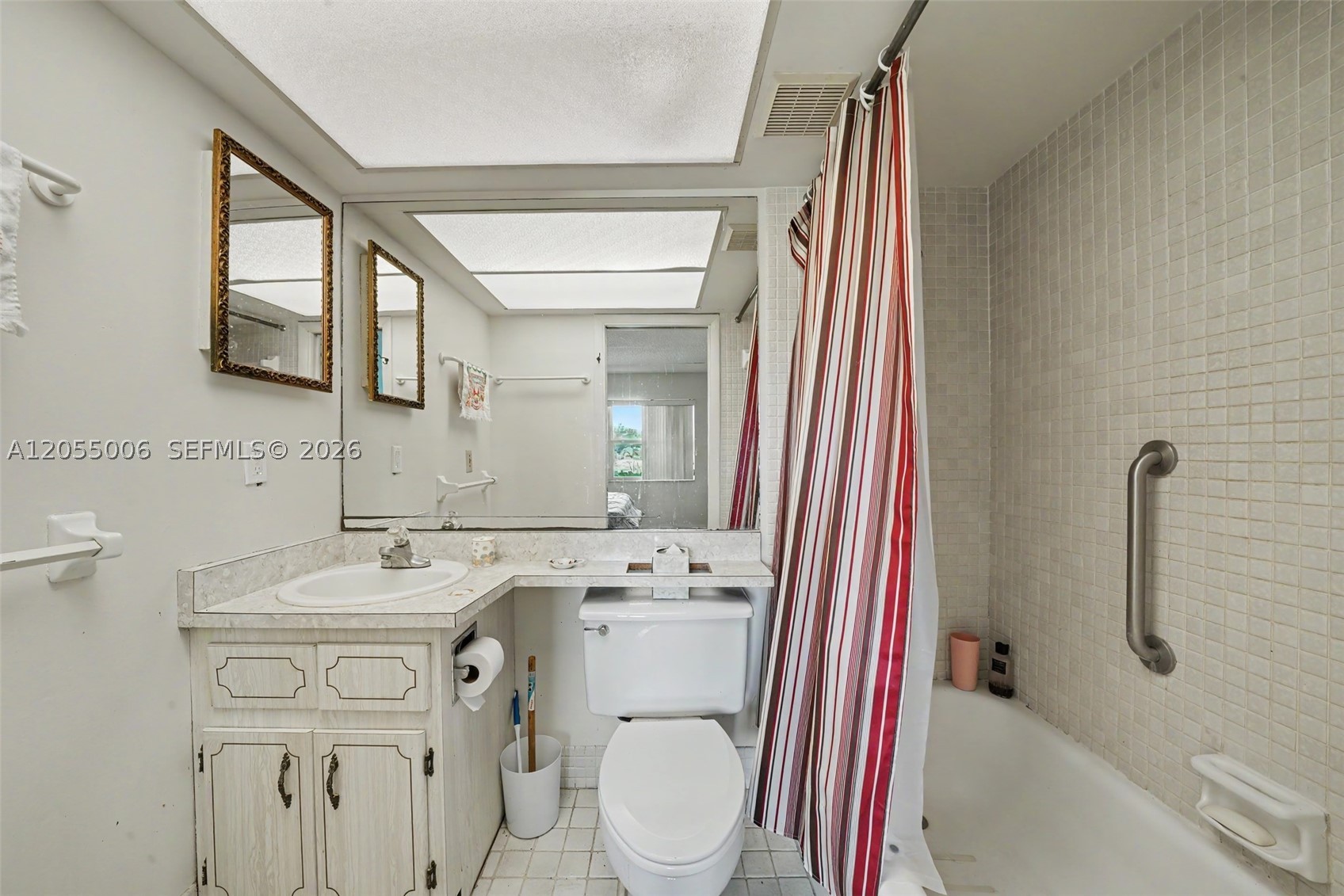 MASTERS FIRST CONDO - Residential