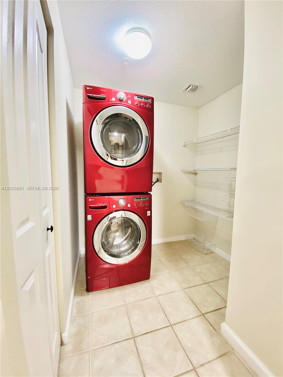 ABACOA PL 2 - Residential Lease