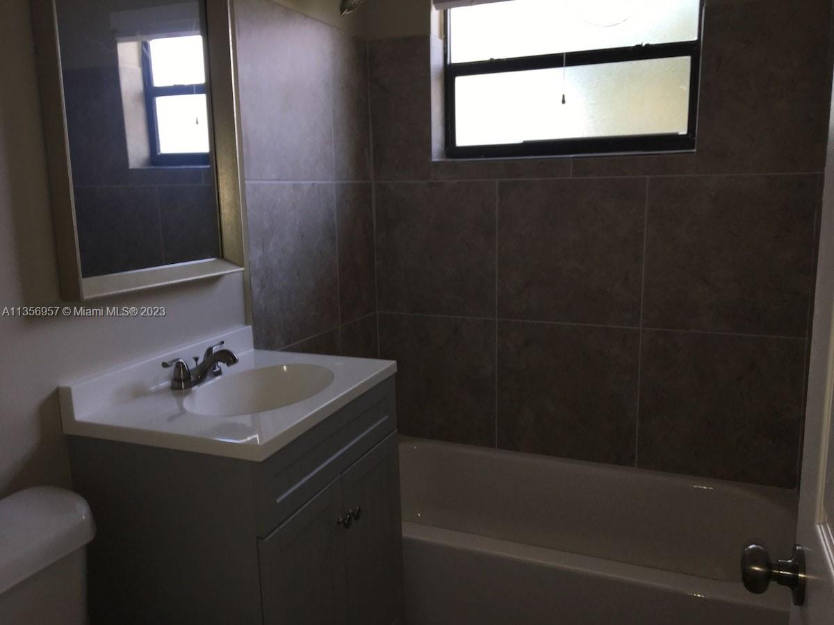DILLMAN PARK - Residential Lease