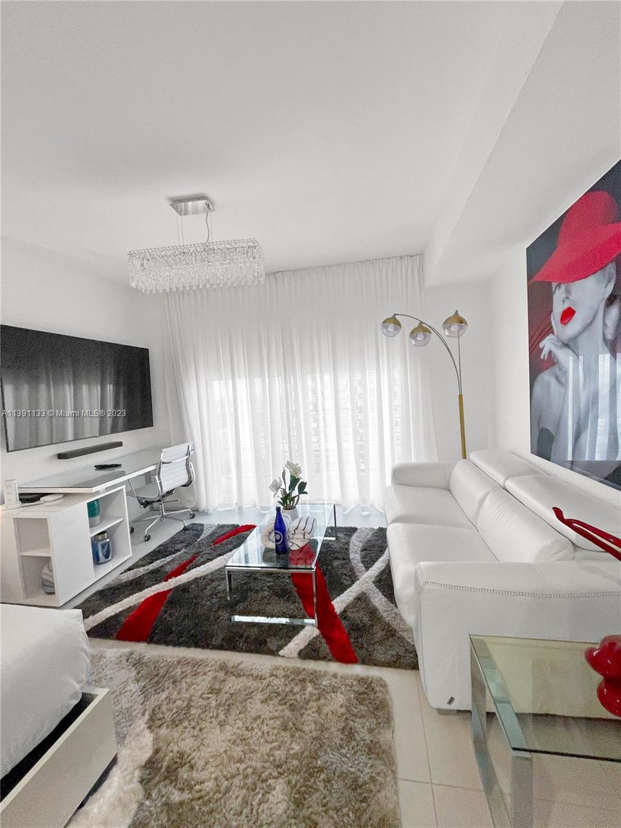Luxury studio in Downtown Doral condo. Walking distance to Publix, restaurants, bars and shops. Available by the week, month or year.