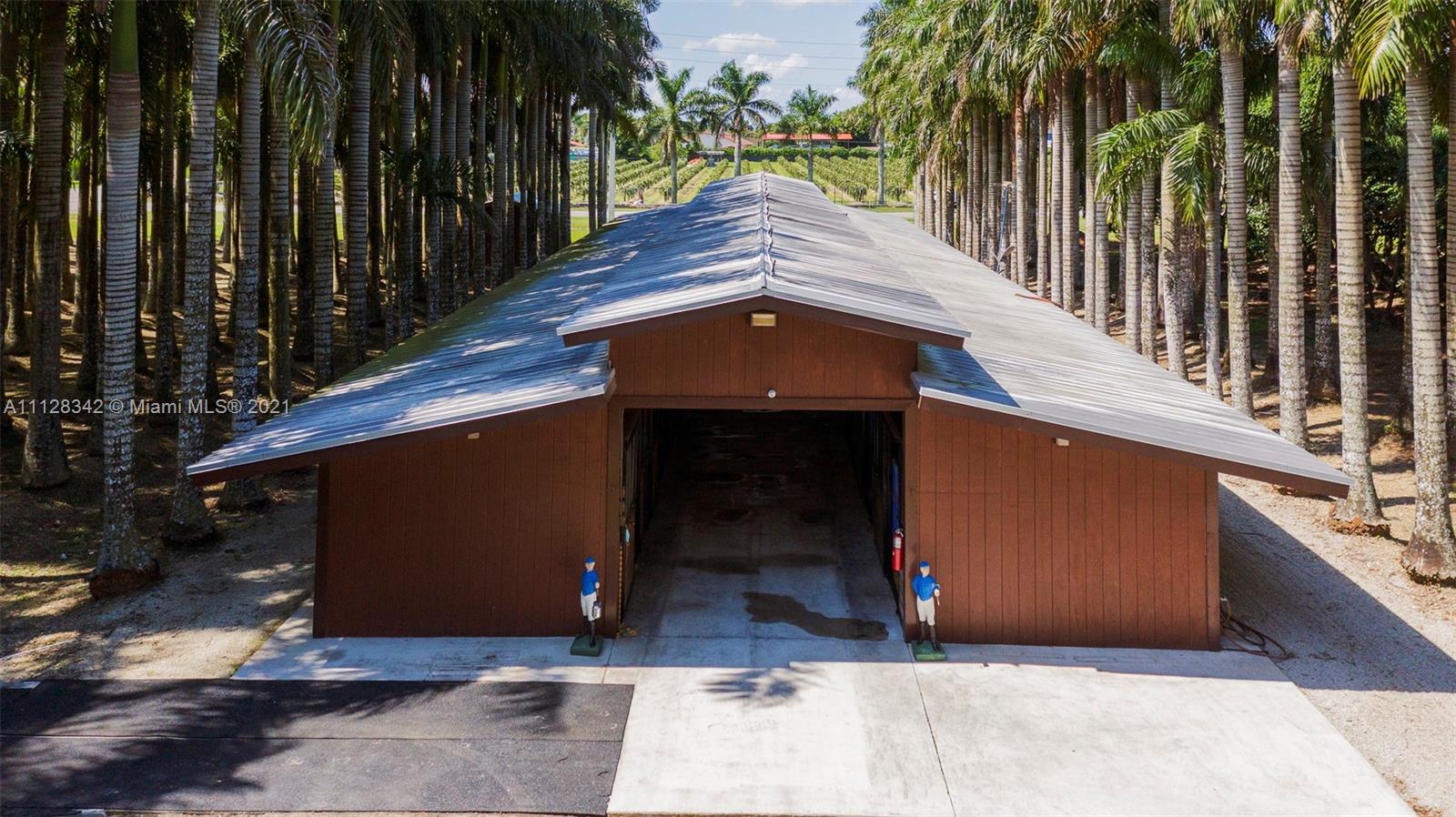 REDLAND EQUESTRIAN - Commercial Sale