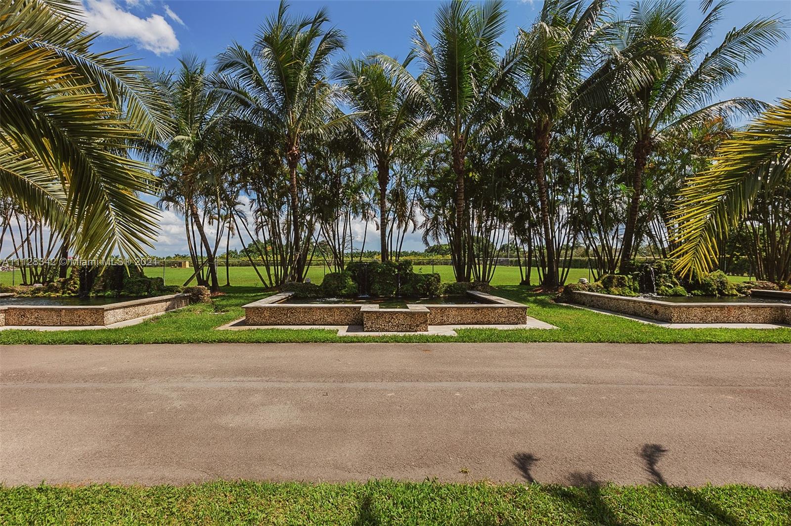 REDLAND EQUESTRIAN - Commercial Sale