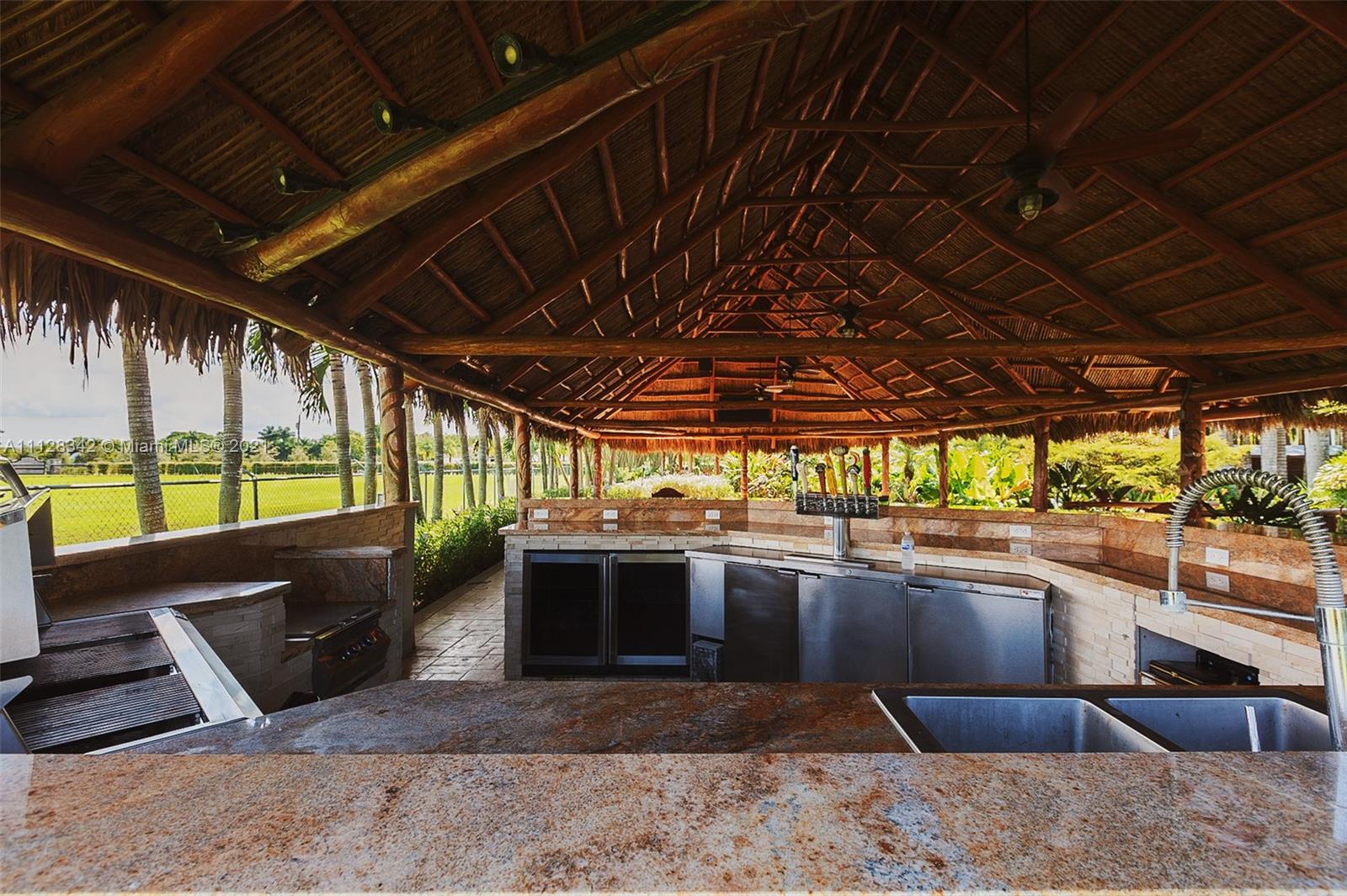 REDLAND EQUESTRIAN - Commercial Sale
