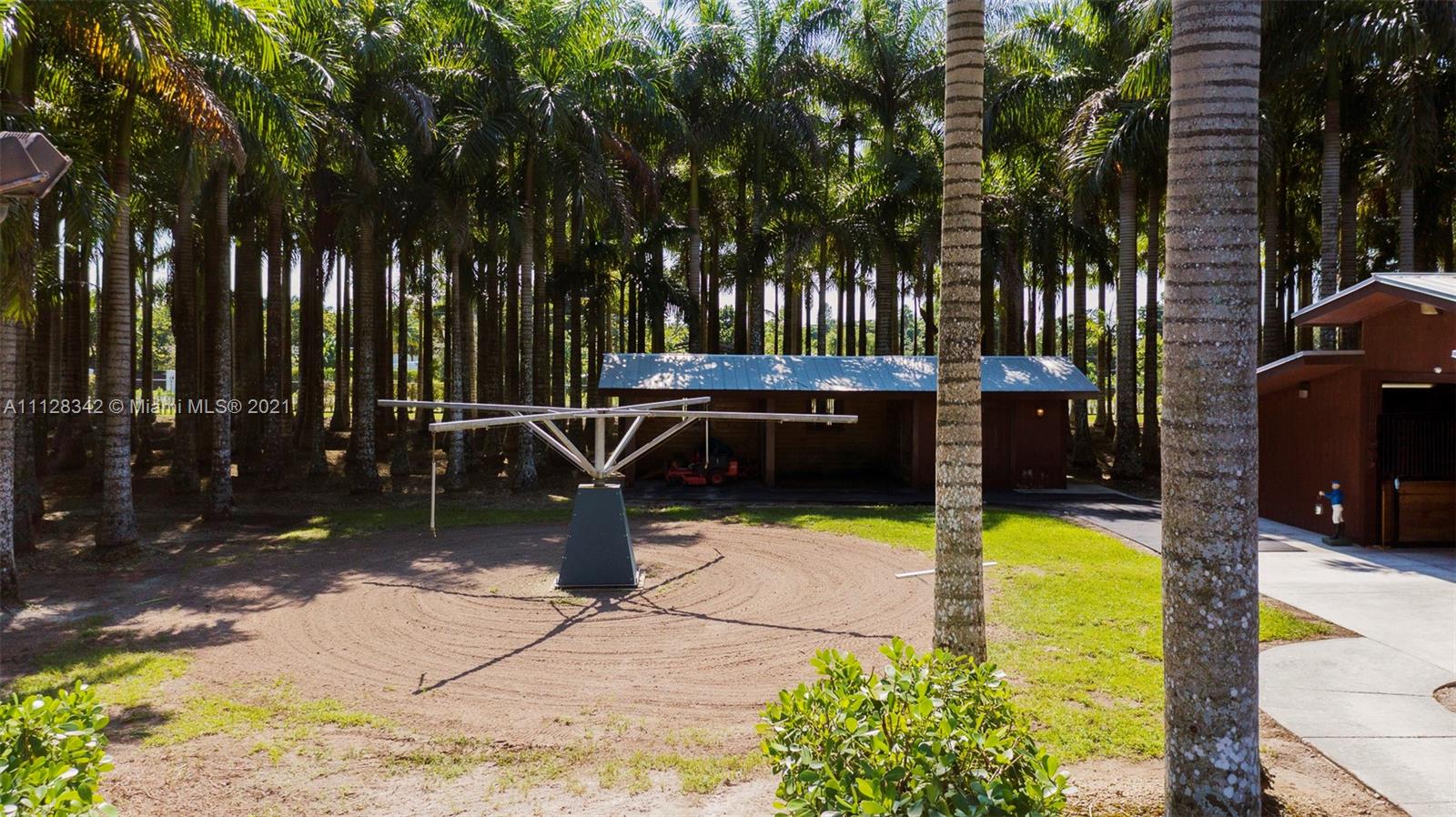 REDLAND EQUESTRIAN - Commercial Sale