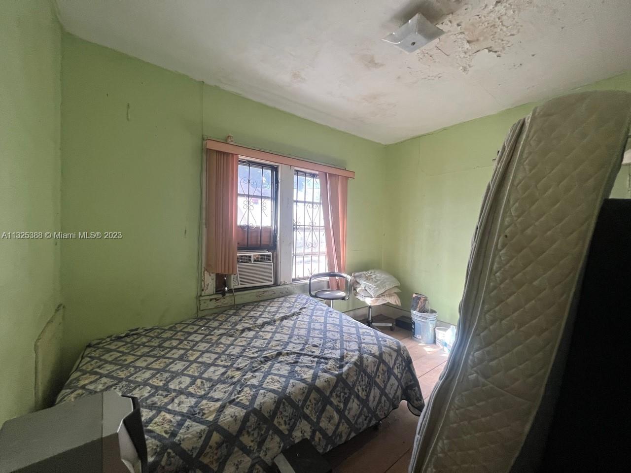 MORTON HEIGHTS - Residential Income