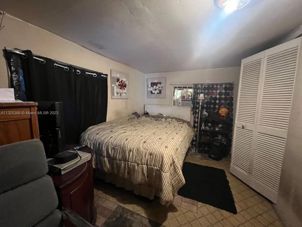 MORTON HEIGHTS - Residential Income
