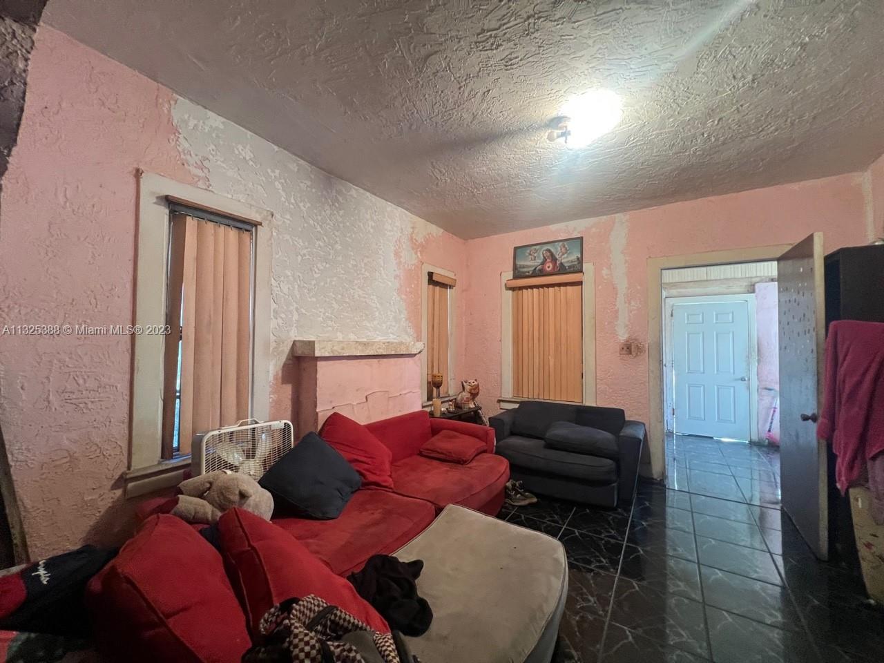 MORTON HEIGHTS - Residential Income