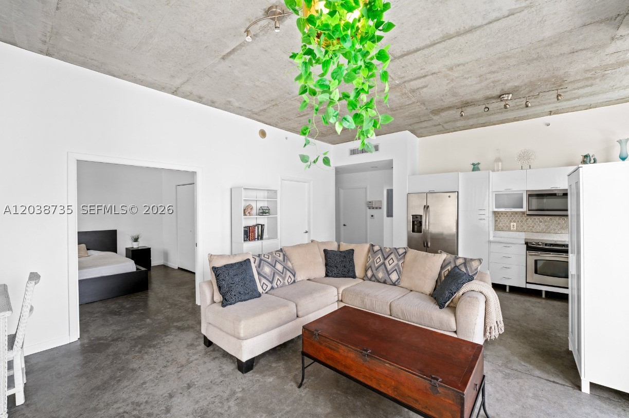 THE LOFT DOWNTOWN II COND - Residential