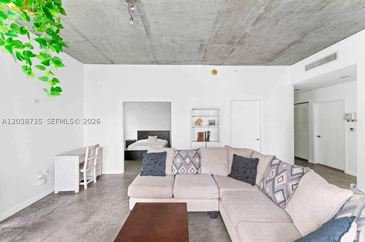 THE LOFT DOWNTOWN II COND - Residential