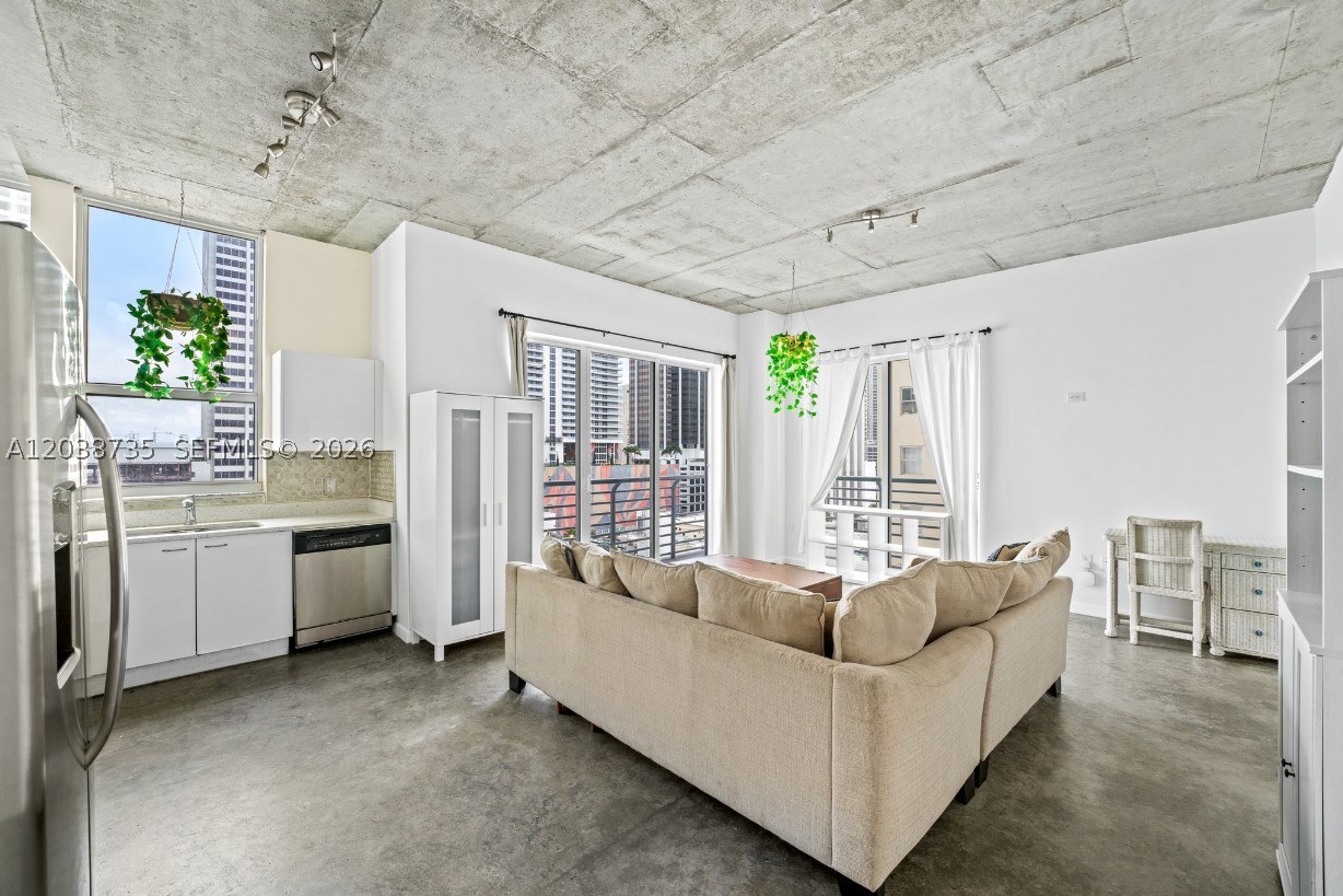 THE LOFT DOWNTOWN II COND - Residential