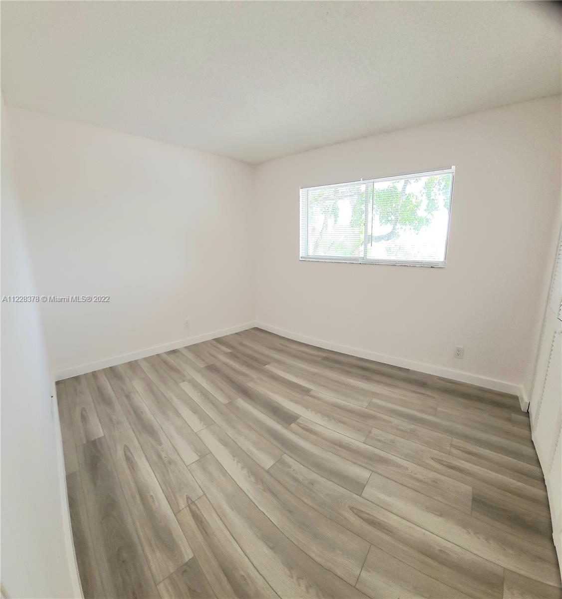 LAKESHORE AT UNIVERSITY P - Residential Lease