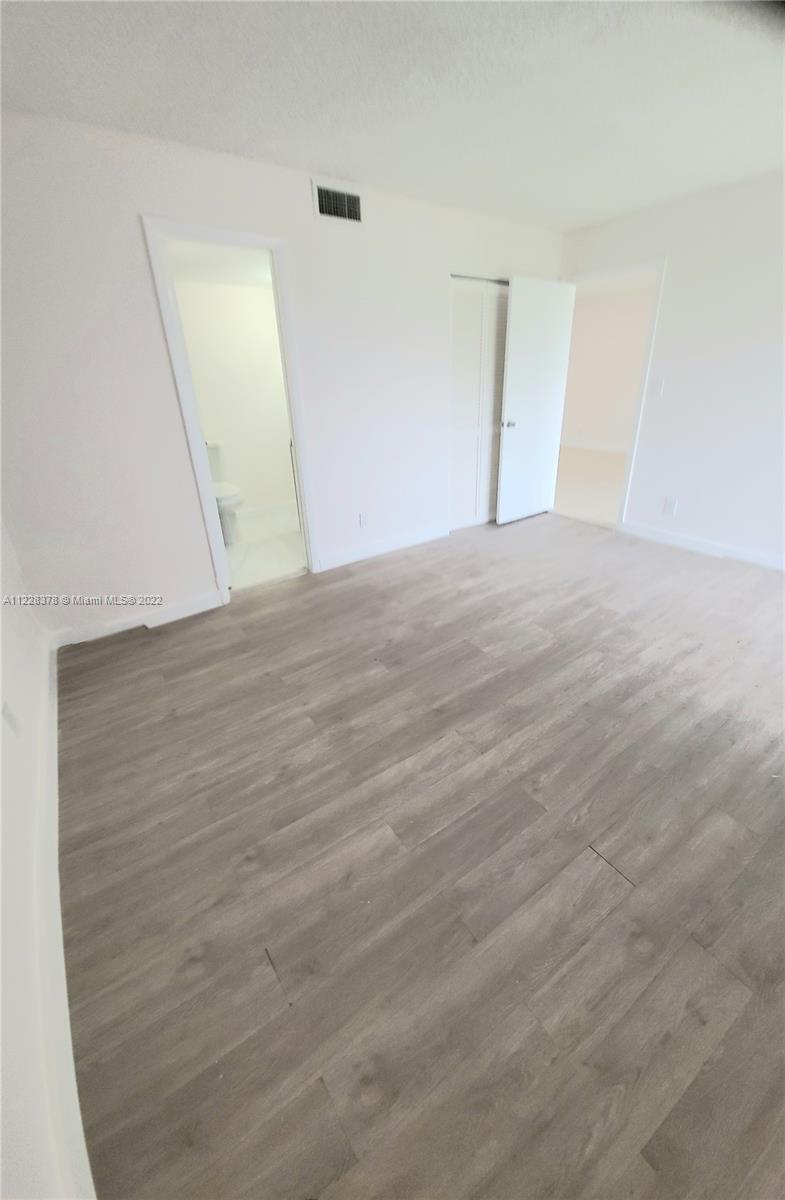 LAKESHORE AT UNIVERSITY P - Residential Lease