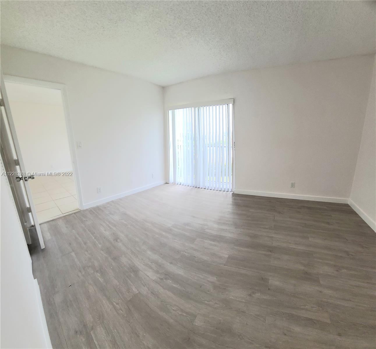 LAKESHORE AT UNIVERSITY P - Residential Lease