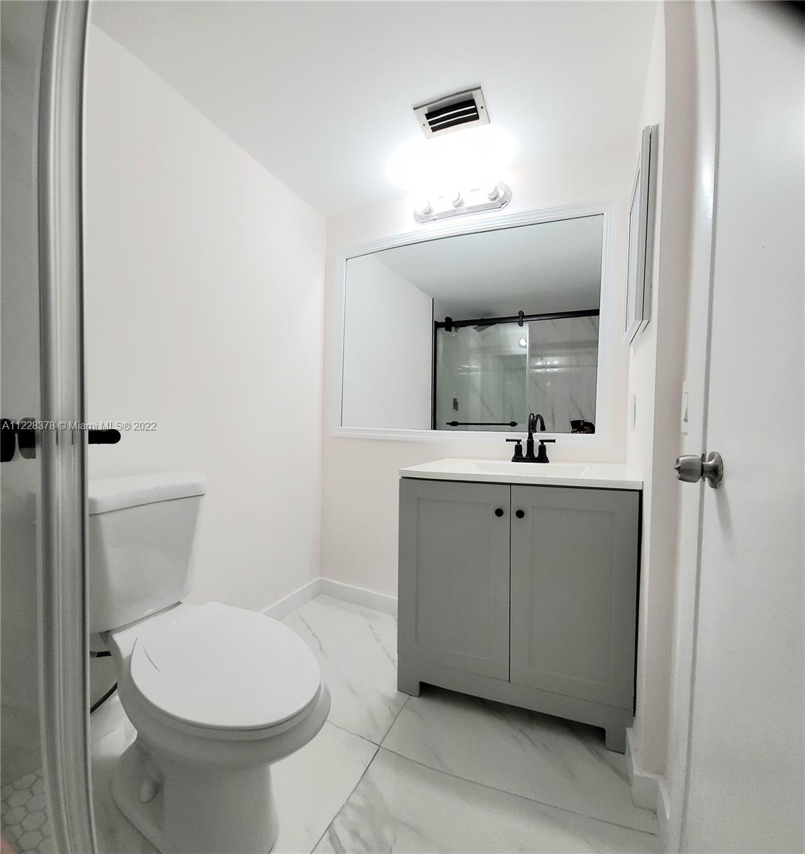 LAKESHORE AT UNIVERSITY P - Residential Lease