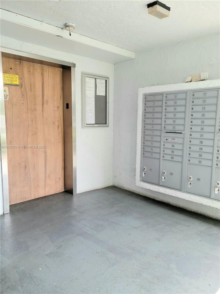 LAKESHORE AT UNIVERSITY P - Residential Lease