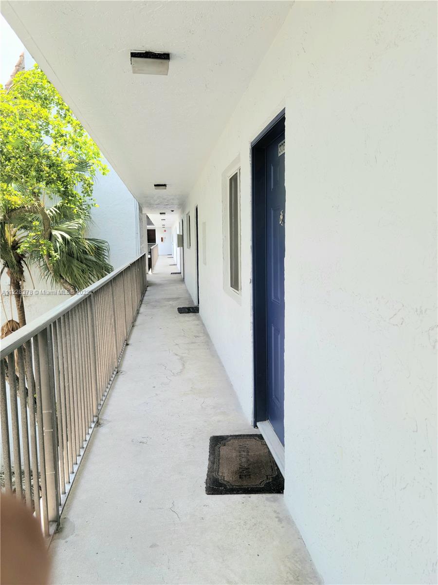 LAKESHORE AT UNIVERSITY P - Residential Lease