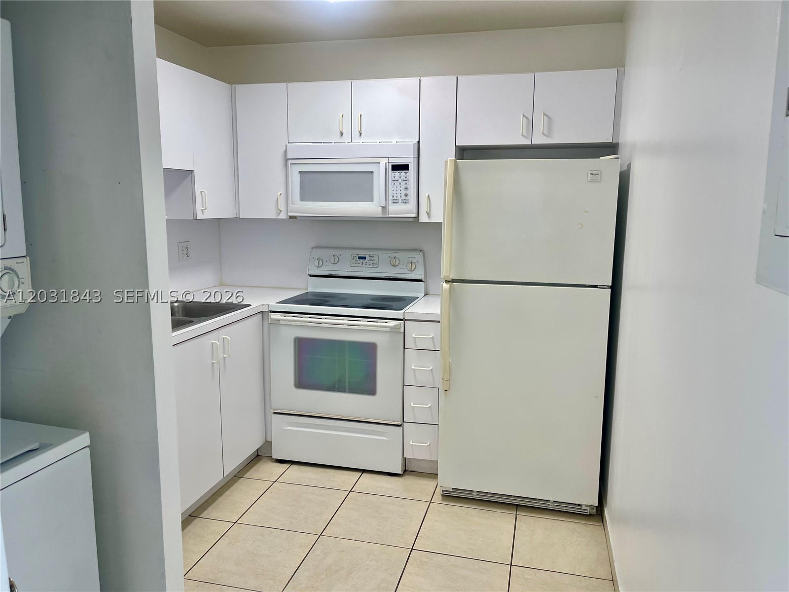 FLAMINGO COURT CONDO - Residential Lease