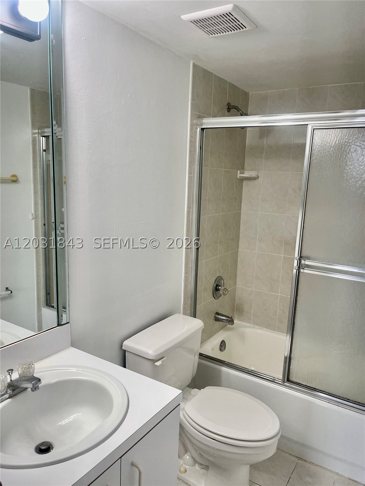 FLAMINGO COURT CONDO - Residential Lease