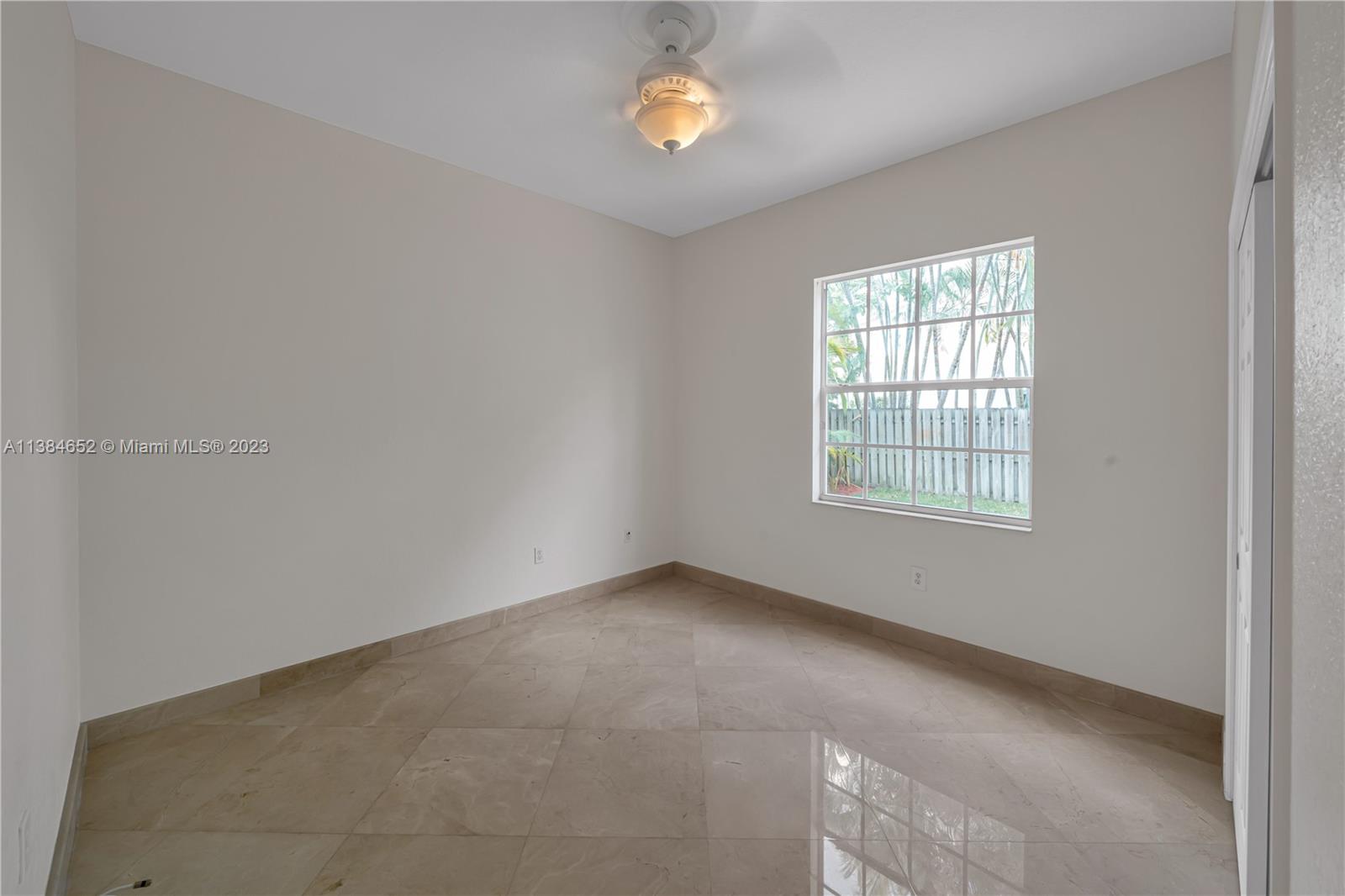 DORAL ISLES MEDITERRANEA - Residential