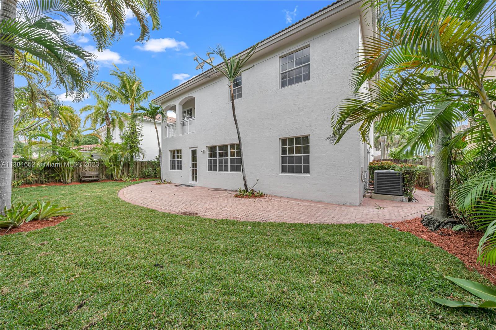 DORAL ISLES MEDITERRANEA - Residential