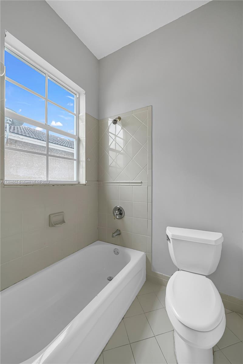 DORAL ISLES MEDITERRANEA - Residential