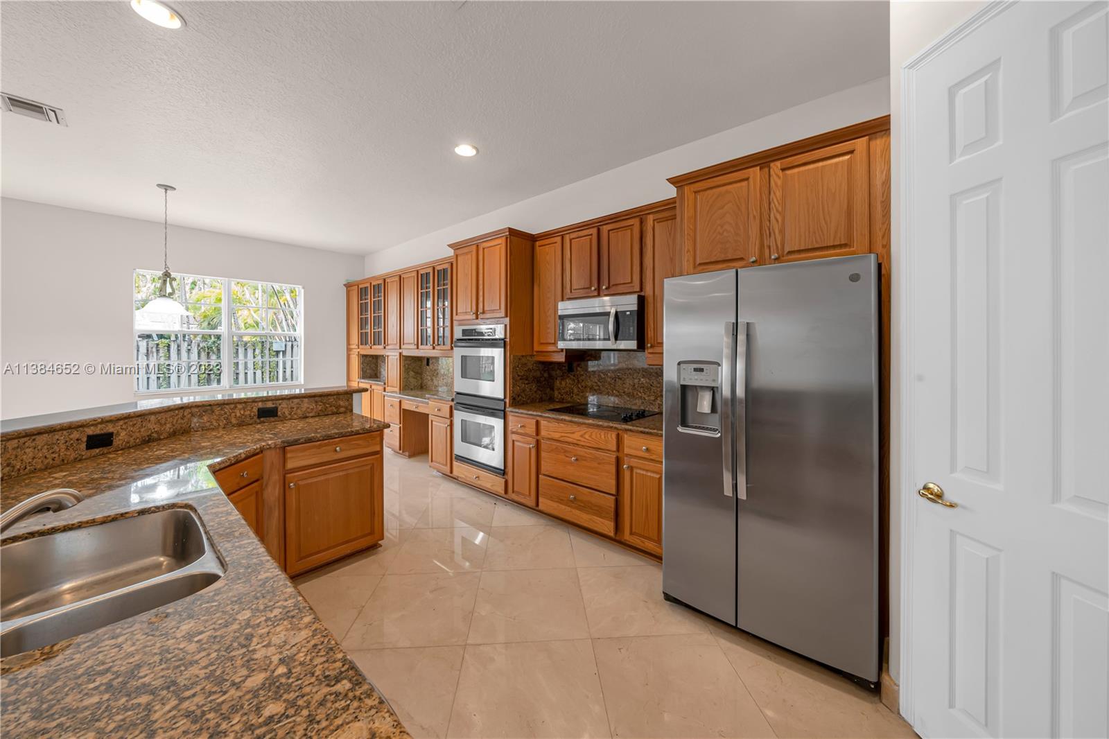 DORAL ISLES MEDITERRANEA - Residential